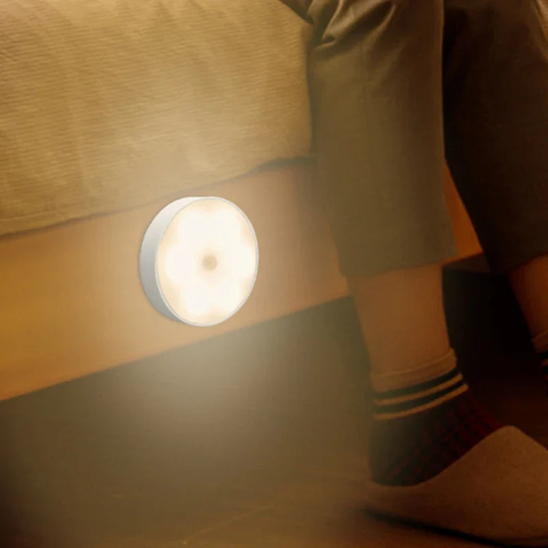 Intelligent light with motion detection