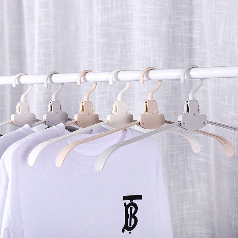 Easy fold width foldable hangers