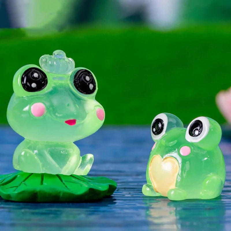 LumoFrosch Figure Set | Glowing Mini Frogs | For Fairy Garden, Aquarium & Decoration