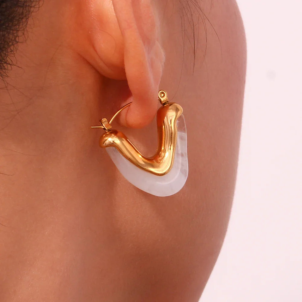 18k Classy V Hoop Earrings