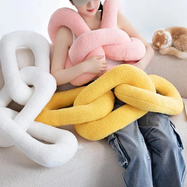 Chain Knot Cushion