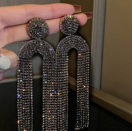 Breathtaking Statement Earrings | Give your Outfit the Perfect Touch