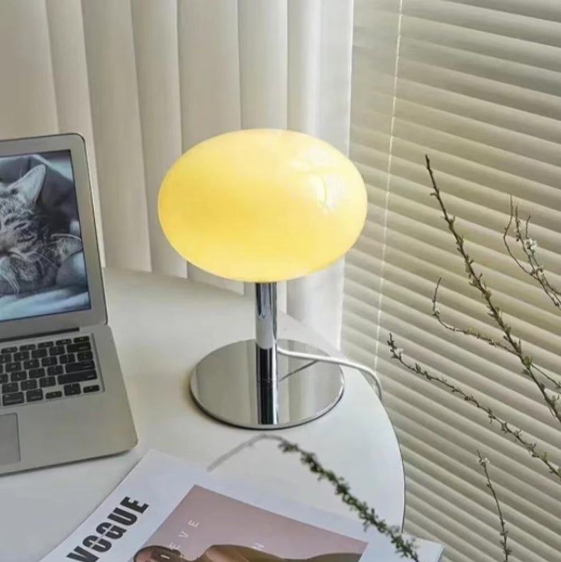 BetoverLicht – Elegant Beige LED Lamp for Atmospheric Lighting