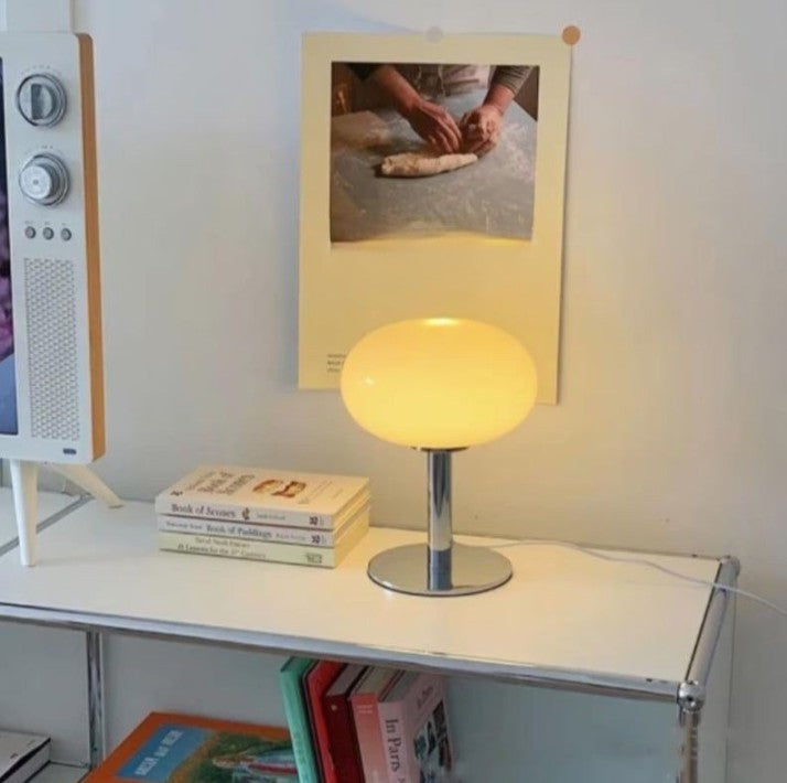 SérénitéMagique - Elegant Beige Table Lamp for Ambient Lighting
