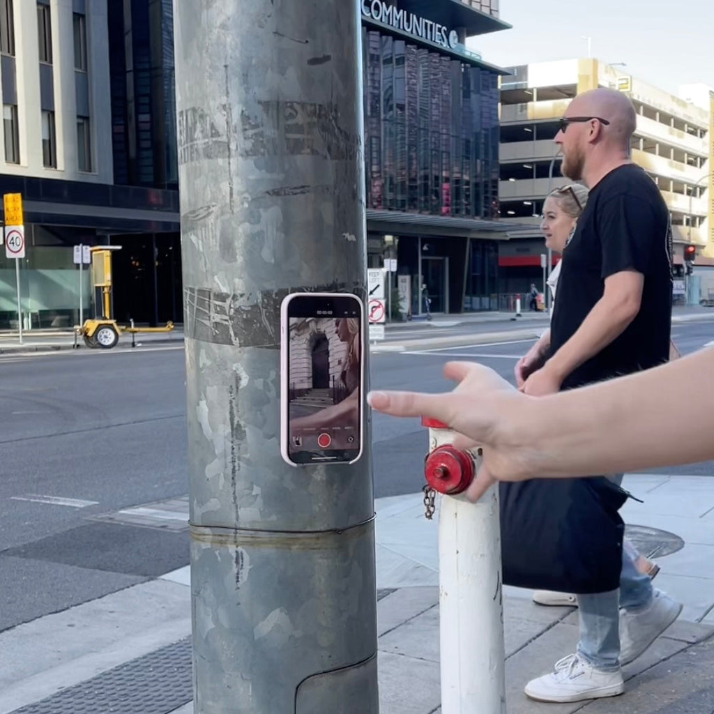 ClingCase Hold Strong Anywhere