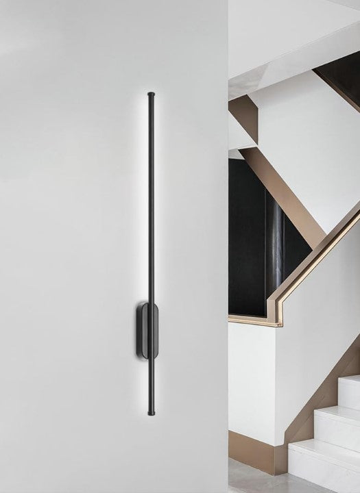 Elegant wall lighting with simple shapes