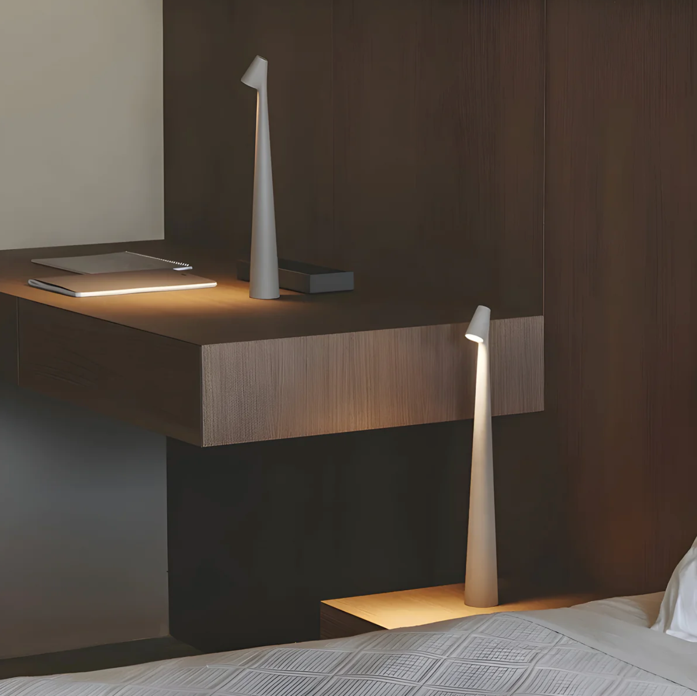 At the desk LED Northern light - 3 intensities, wireless Scandinavian design