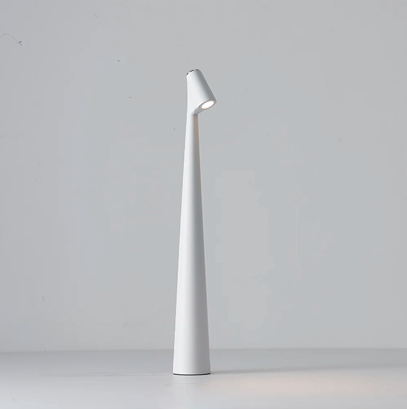 At the desk LED Northern light - 3 intensities, wireless Scandinavian design