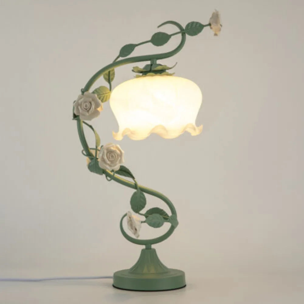 Artistic Nature-Themed Flower Desk Lamp