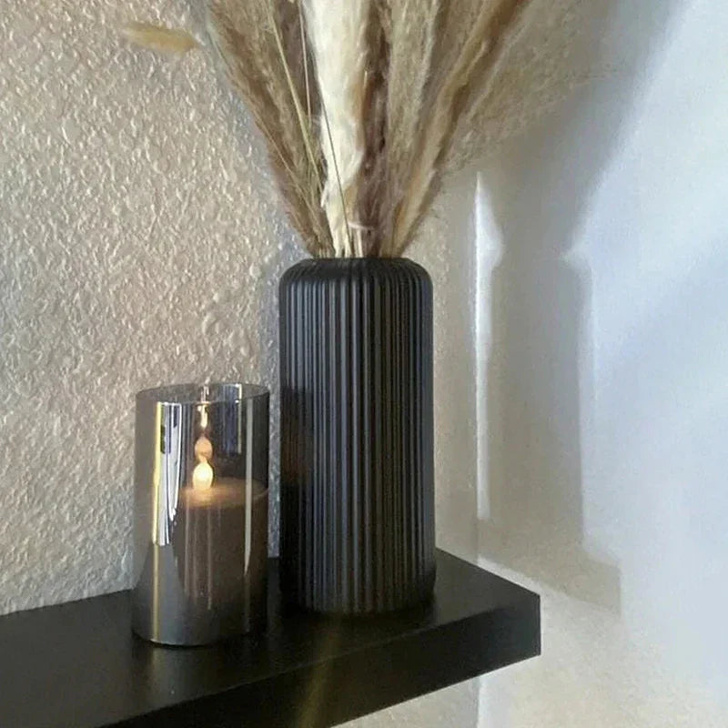 LineaForm Modern Ceramic Vase – Artistic Stripes Decoration