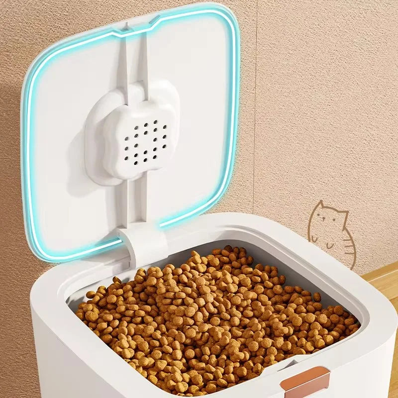 Air-tight pet food container for dry food