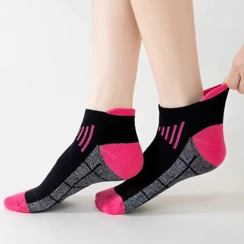 6 Pairs Low Cut Breathable Sports Socks for Men and Women – Sweat Absorbing Odor Resistant Thin Running Socks for Gym and Everyday Wear