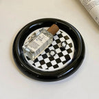 Monochrome Chubby Plates