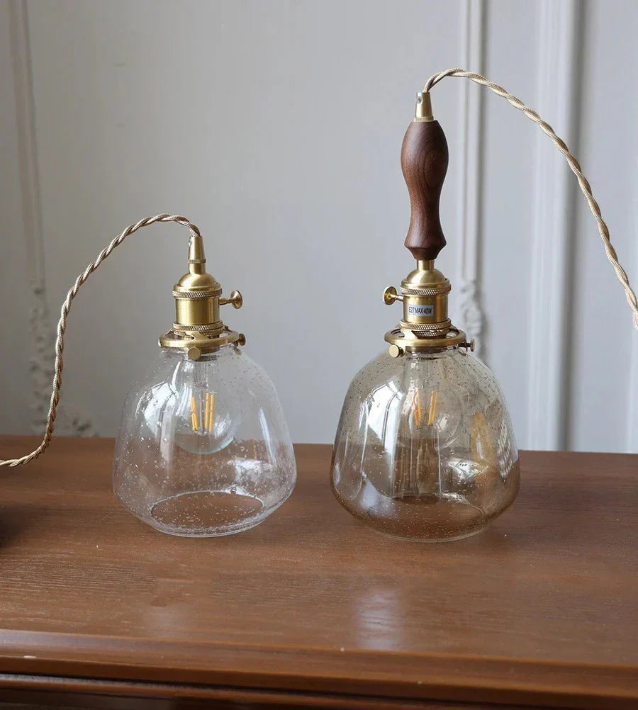 NostalgiaLuxe - Elegant vintage glass lamp - Sophisticated ambiance guaranteed