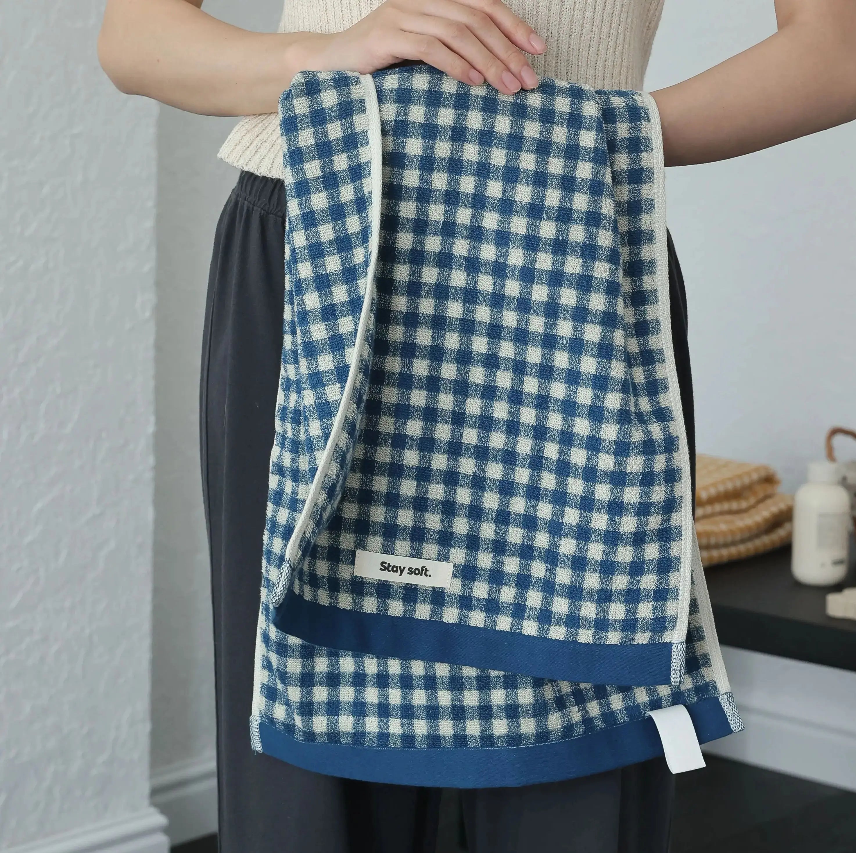 Retro Small Grid Cotton Towel – Soft & Absorbent Household Towel