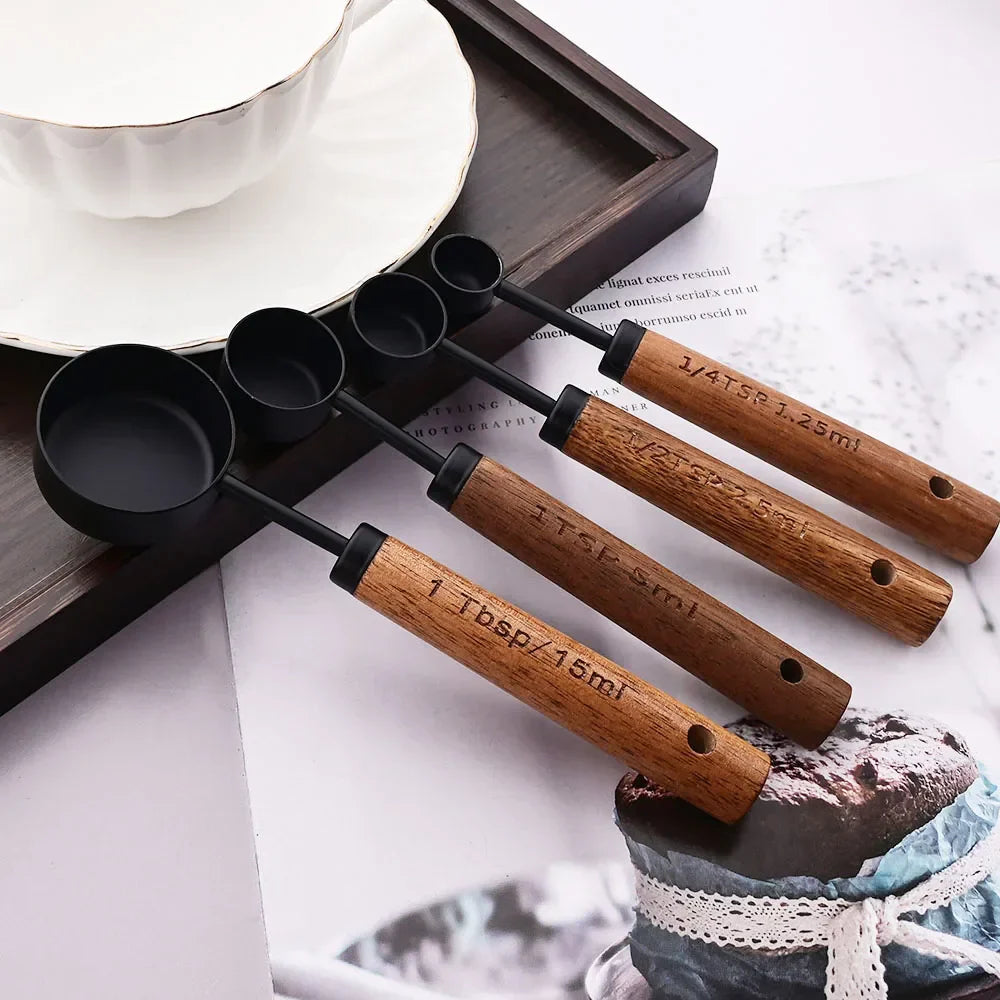 Lyra Measuring Cups & Spoon Set