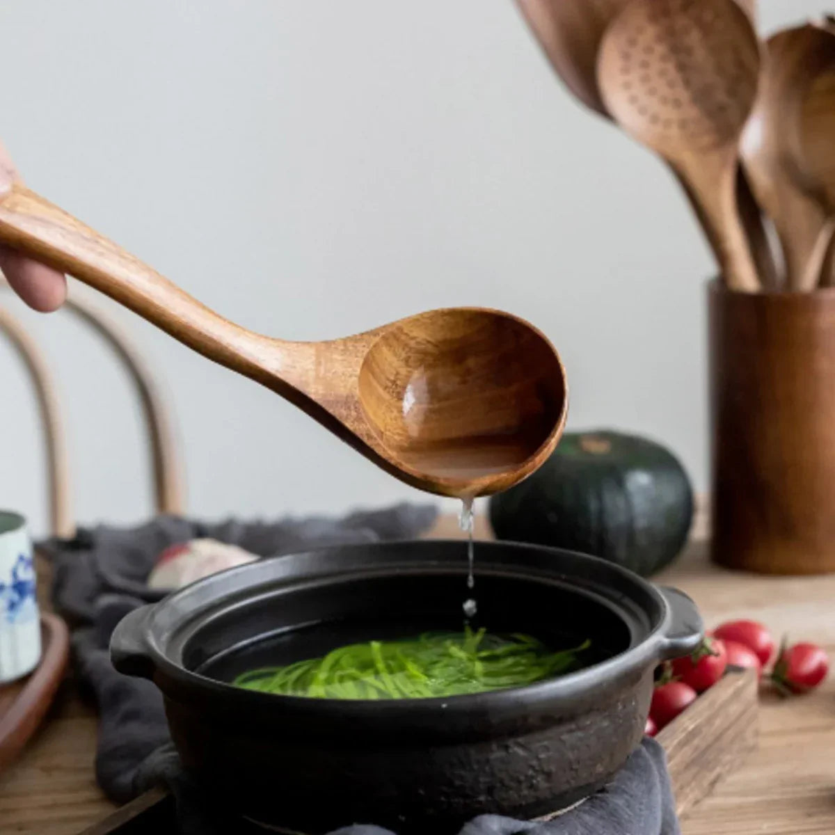 EcoWood – Luxurious cookware set made of wood with storage bucket