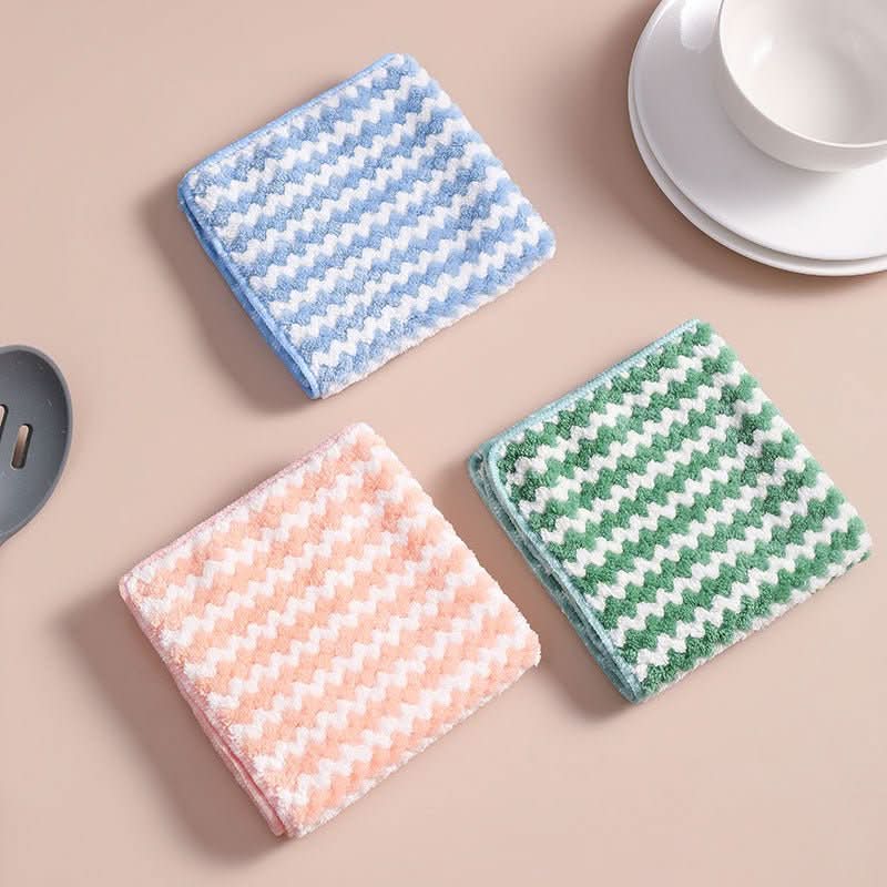 microfibre cleaning cloths made from coral fleece for streak-free cleanliness
