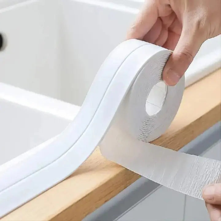Self-adhesive sealing tape for waterproof joints
