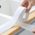 Self-adhesive sealing tape for waterproof joints