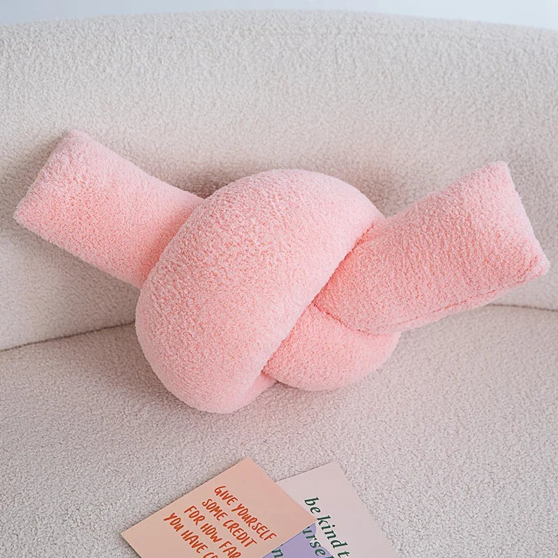 Chain Knot Cushion