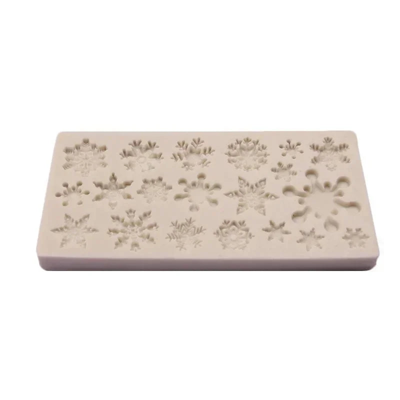 Snowflake Delight – Silicone Baking Mold for Winter Treats