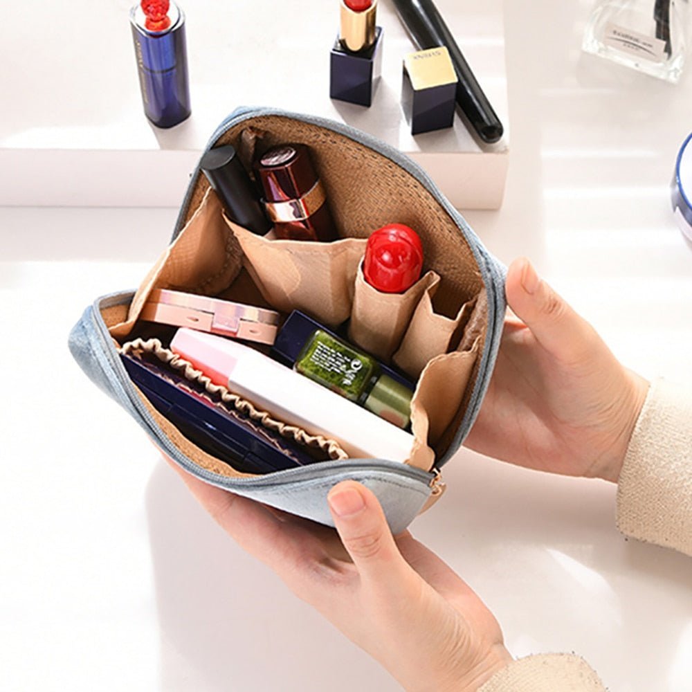 VelvetChic - Elegance and practicality - Chic makeup bag