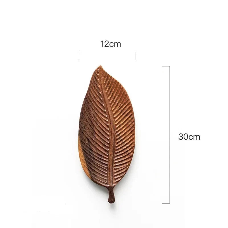 Leaf-shaped fruit plate