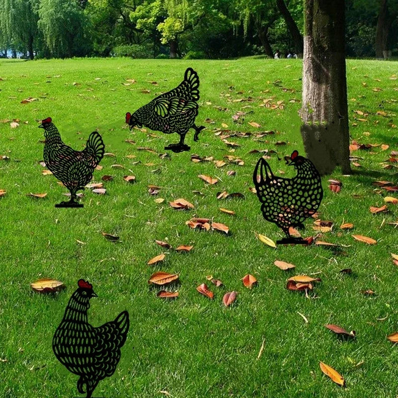 Luxury chickens that will bring humor and elegance to the garden!