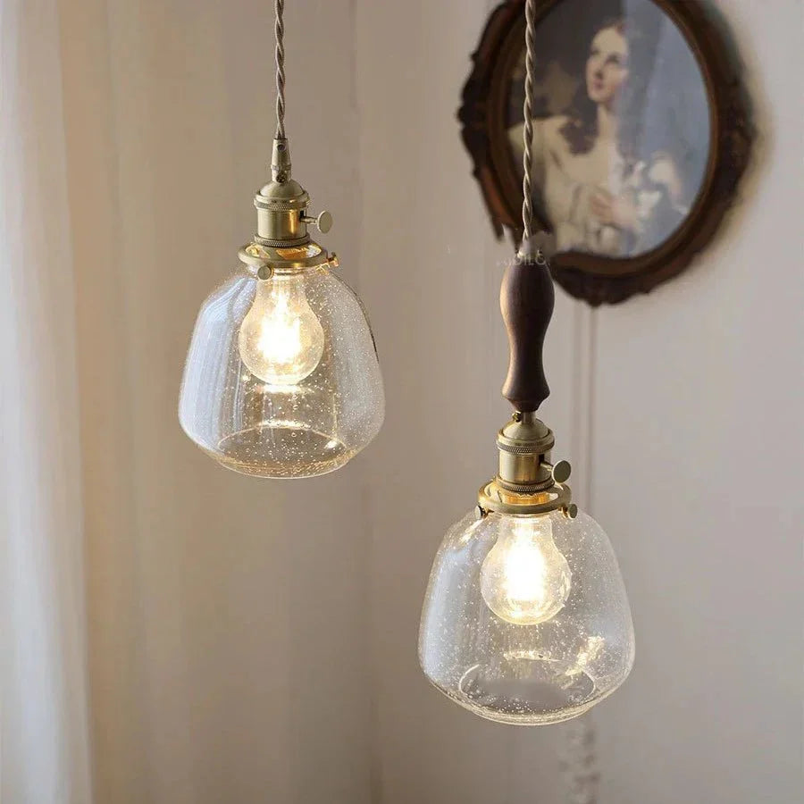 NostalgiaLuxe - Elegant vintage glass lamp - Sophisticated ambiance guaranteed