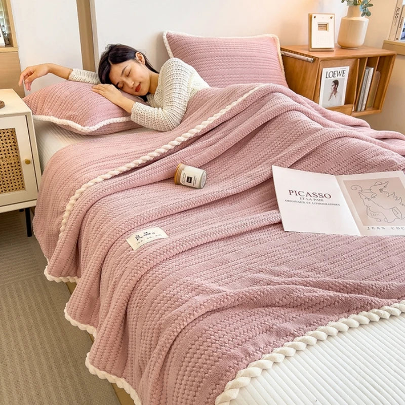 Throw Blanket WarmHug | Fluffy Flannel | Checkered Design | For Sofa & Bed | Four Seasons