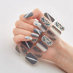 GlitzNail – Festive Christmas Nails Quick, Complete Without Salon
