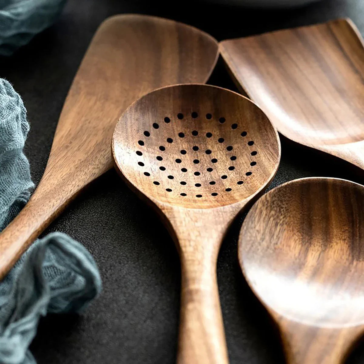 EcoWood – Luxurious cookware set made of wood with storage bucket