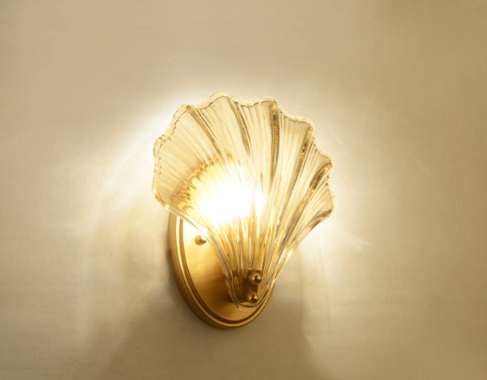 Shell wall lamp - Bring maritime elegance into your home
