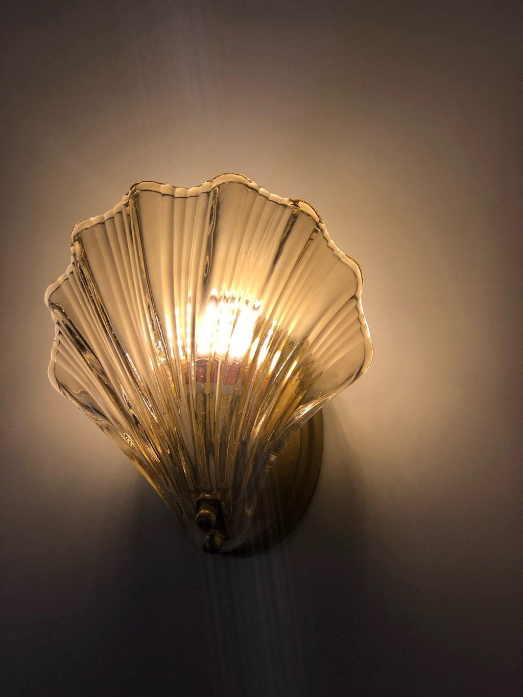 Shell wall lamp - Bring maritime elegance into your home