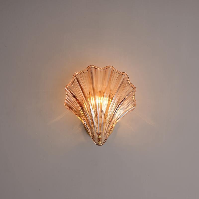 Shell wall lamp - Bring maritime elegance into your home