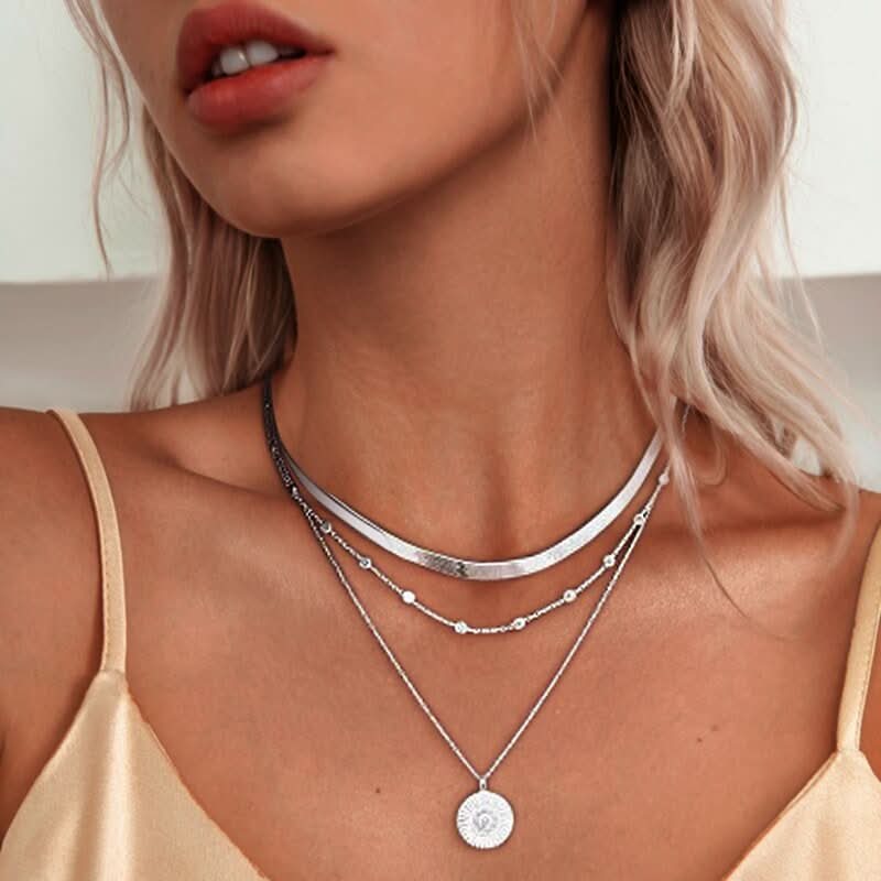 Elegant silver triple necklace for style & self-confidence