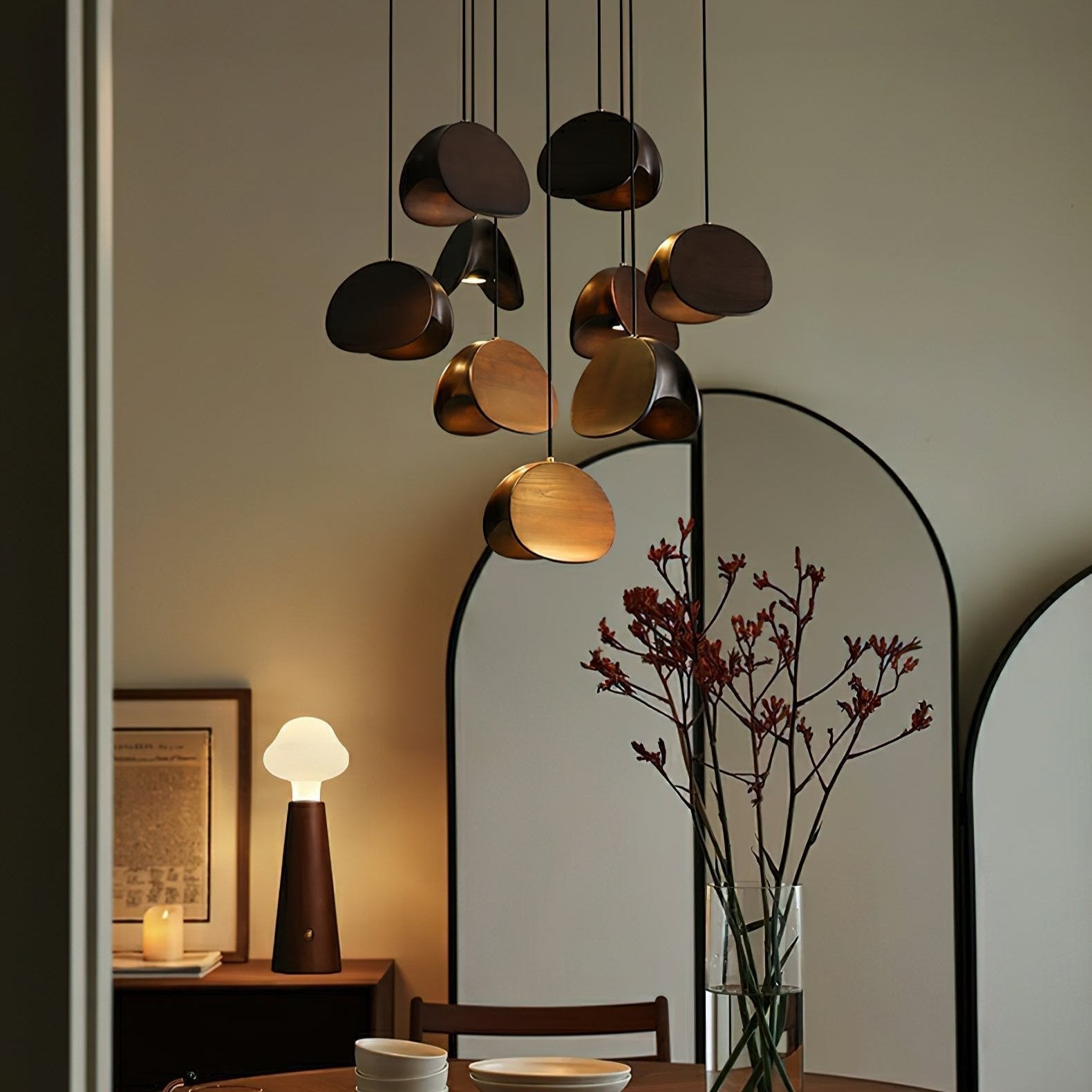 Pendant Lamp with a Simple, Elegant Look