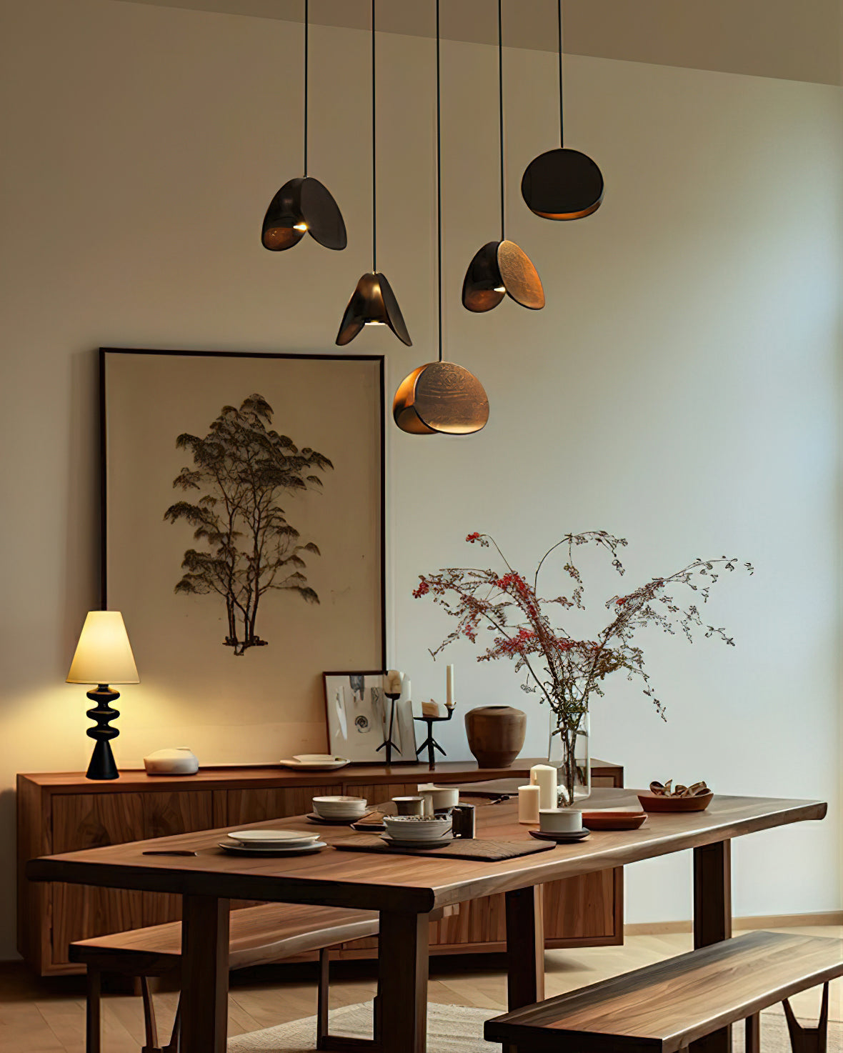 Pendant Lamp with a Simple, Elegant Look