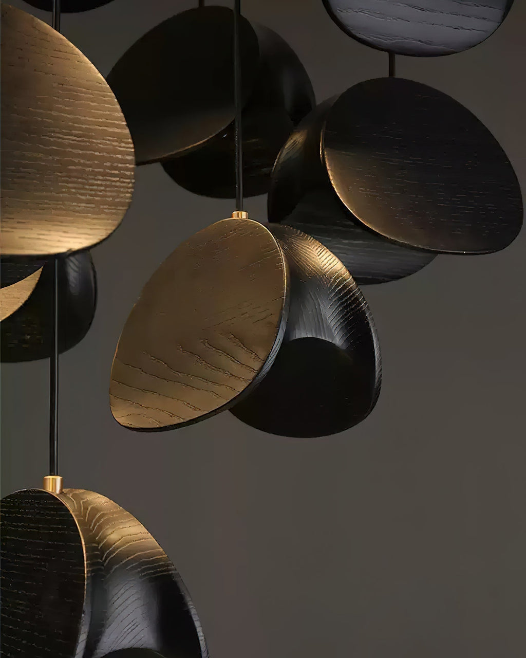 Pendant Lamp with a Simple, Elegant Look