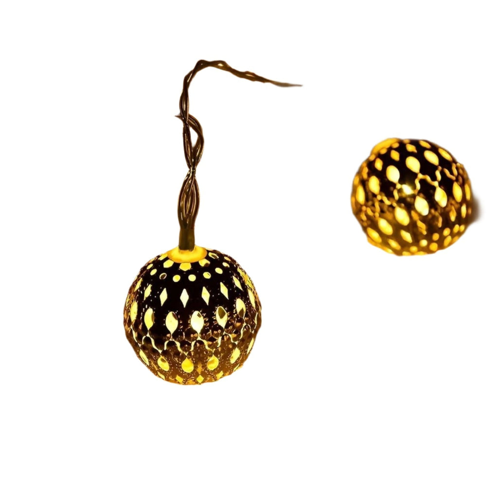 Weatherproof solar powered fairy lights for a warm outdoor atmosphere