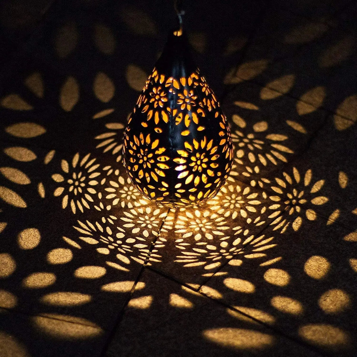 Solar-powered garden lights – Elegant and eco-friendly lighting