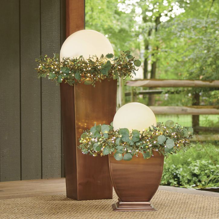 Weatherproof Round LED Garden Light with 16 Colors and Remote Control - Perfect for Garden, Porch & Party