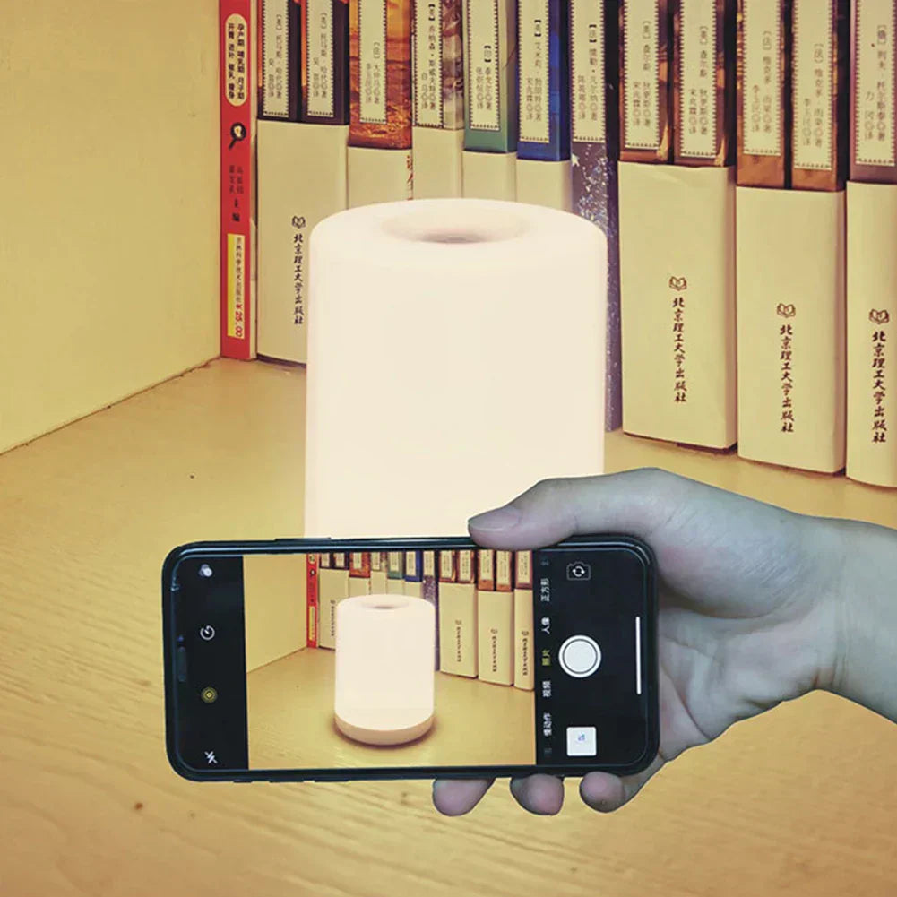 Dimmable LED table lamp with USB connection for flexible light