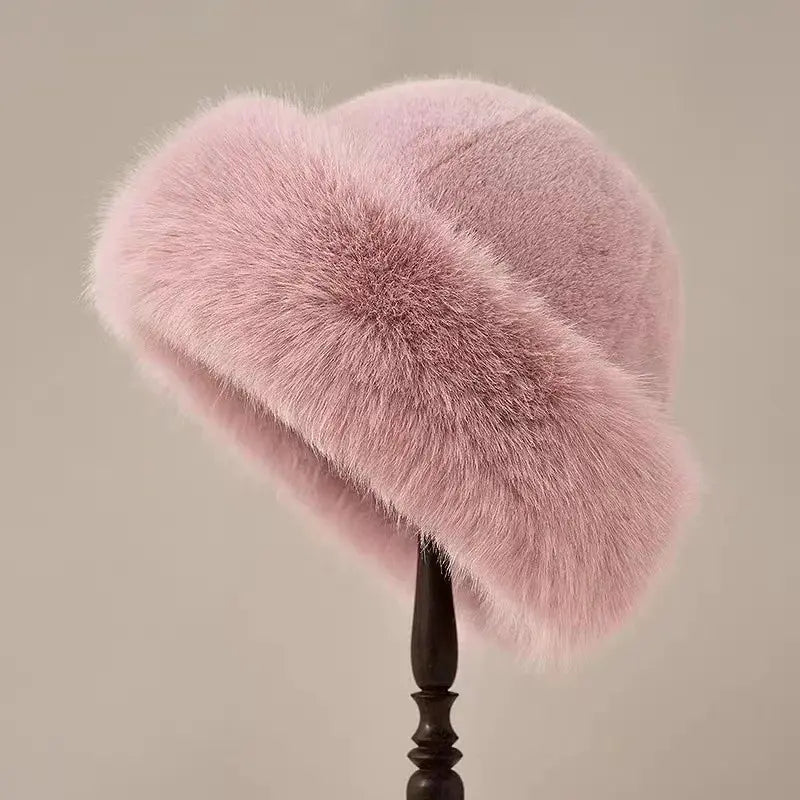 Stylish Winter Hat with Fur Lining