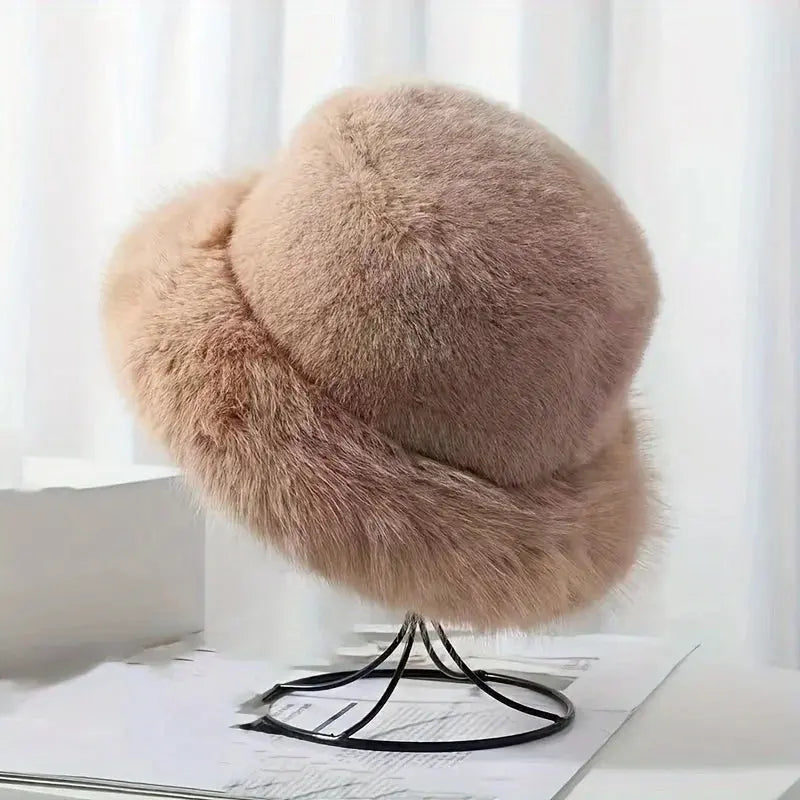 Stylish Winter Hat with Fur Lining