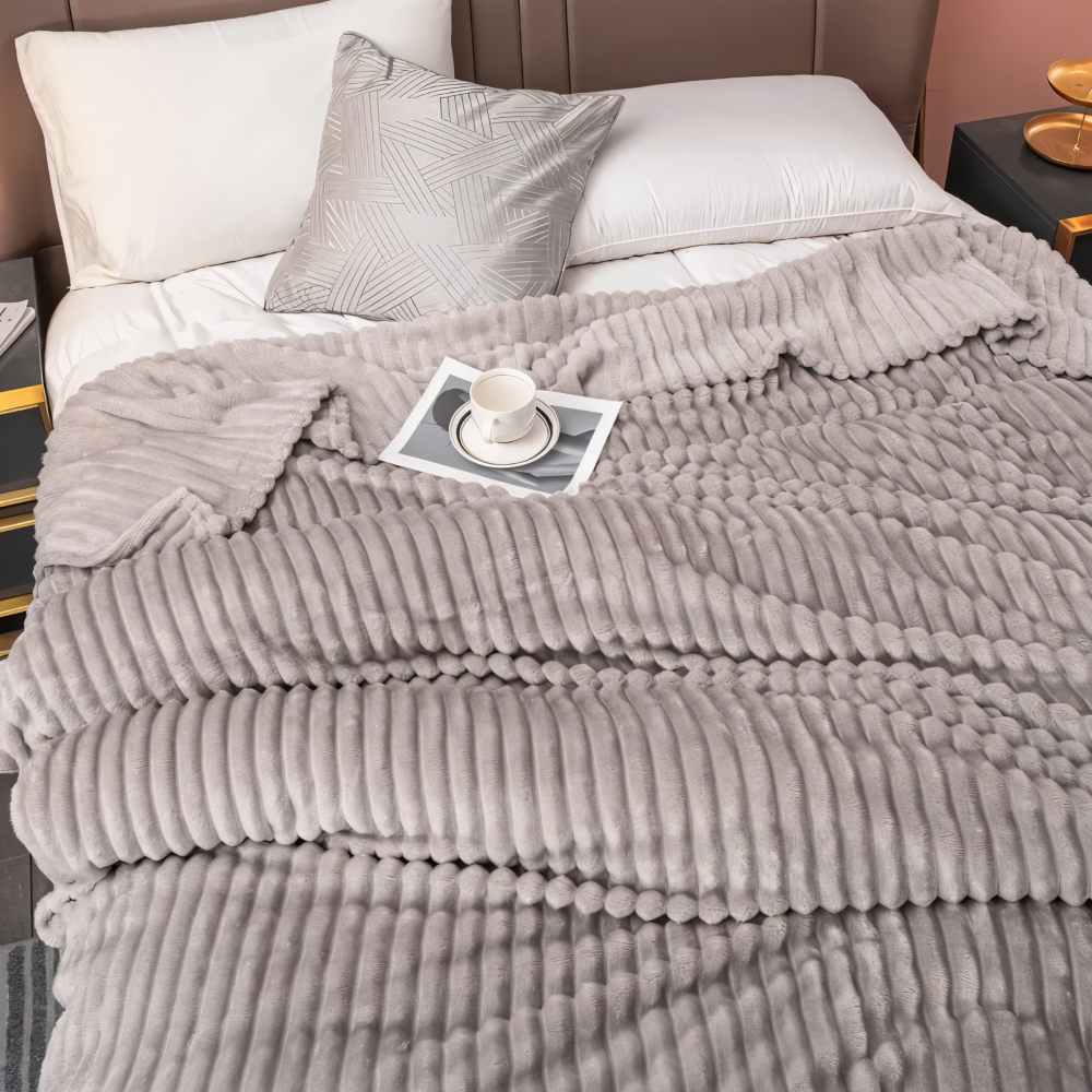 CosyLoom Plaid | Soft Ribbed Fleece Blanket | Breathable & Fluffy | For All Seasons