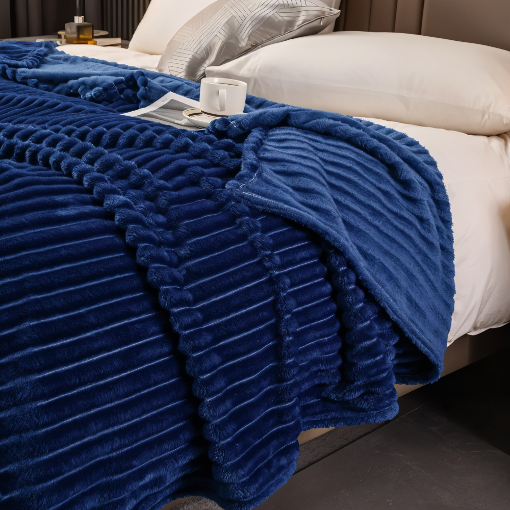 CosyLoom Plaid | Soft Ribbed Fleece Blanket | Breathable & Fluffy | For All Seasons