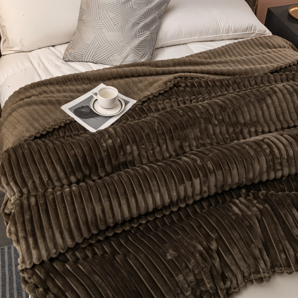 CosyLoom Plaid | Soft Ribbed Fleece Blanket | Breathable & Fluffy | For All Seasons