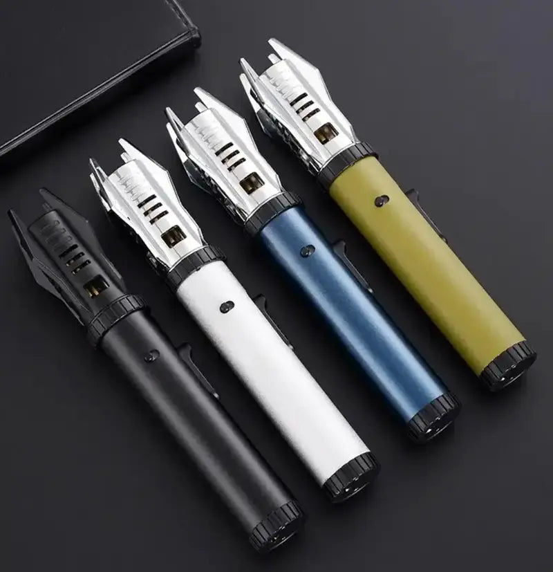 Storm lighter with adjustable jet flame for any weather